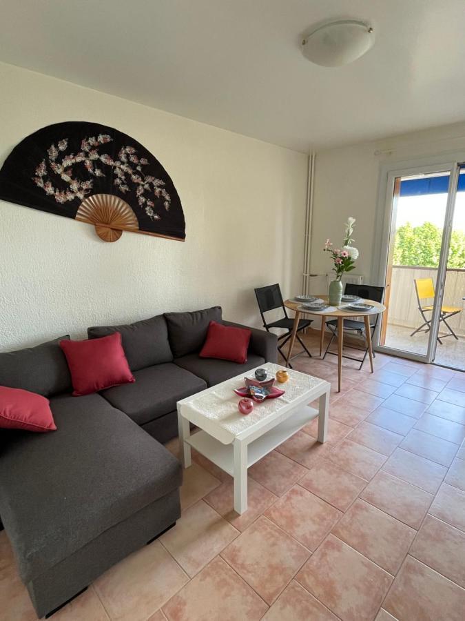 T2 Avec Terrasse & Parking A 5 Min Du Centre, 10 Min Des Plages Hyères Екстериор снимка
